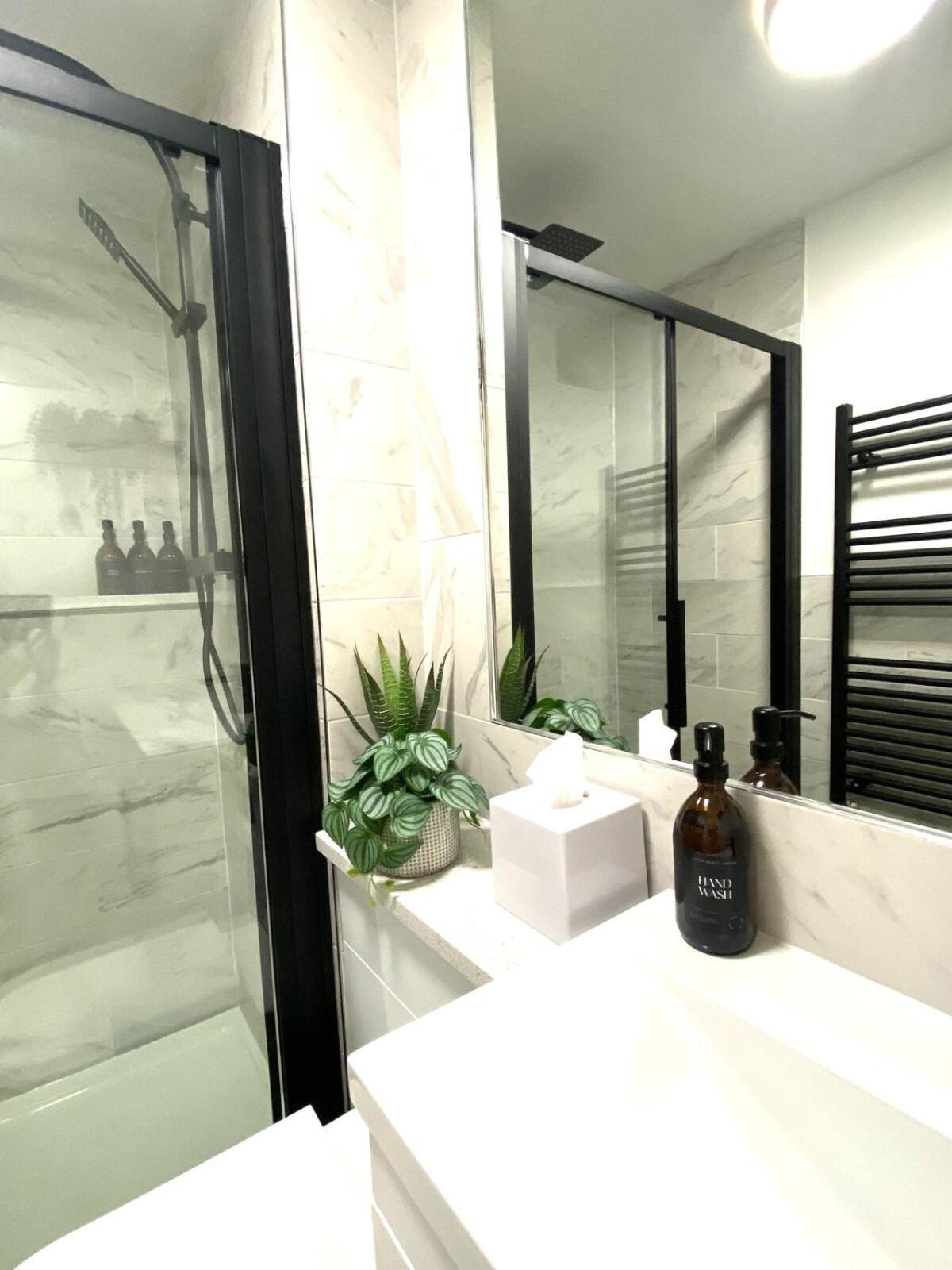 Boutique Chapel Apartment Within City Walls Chester Exterior foto