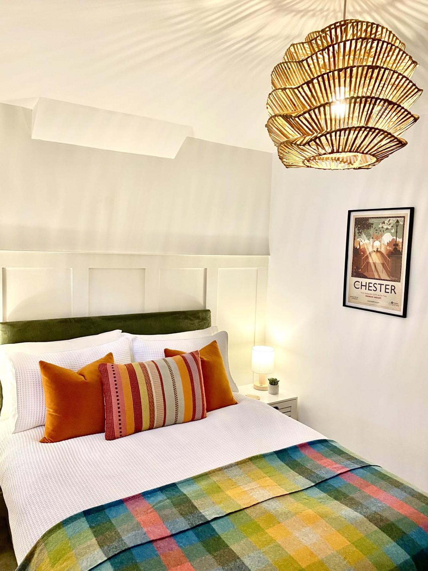 Boutique Chapel Apartment Within City Walls Chester Exterior foto